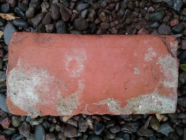 Drainage brick